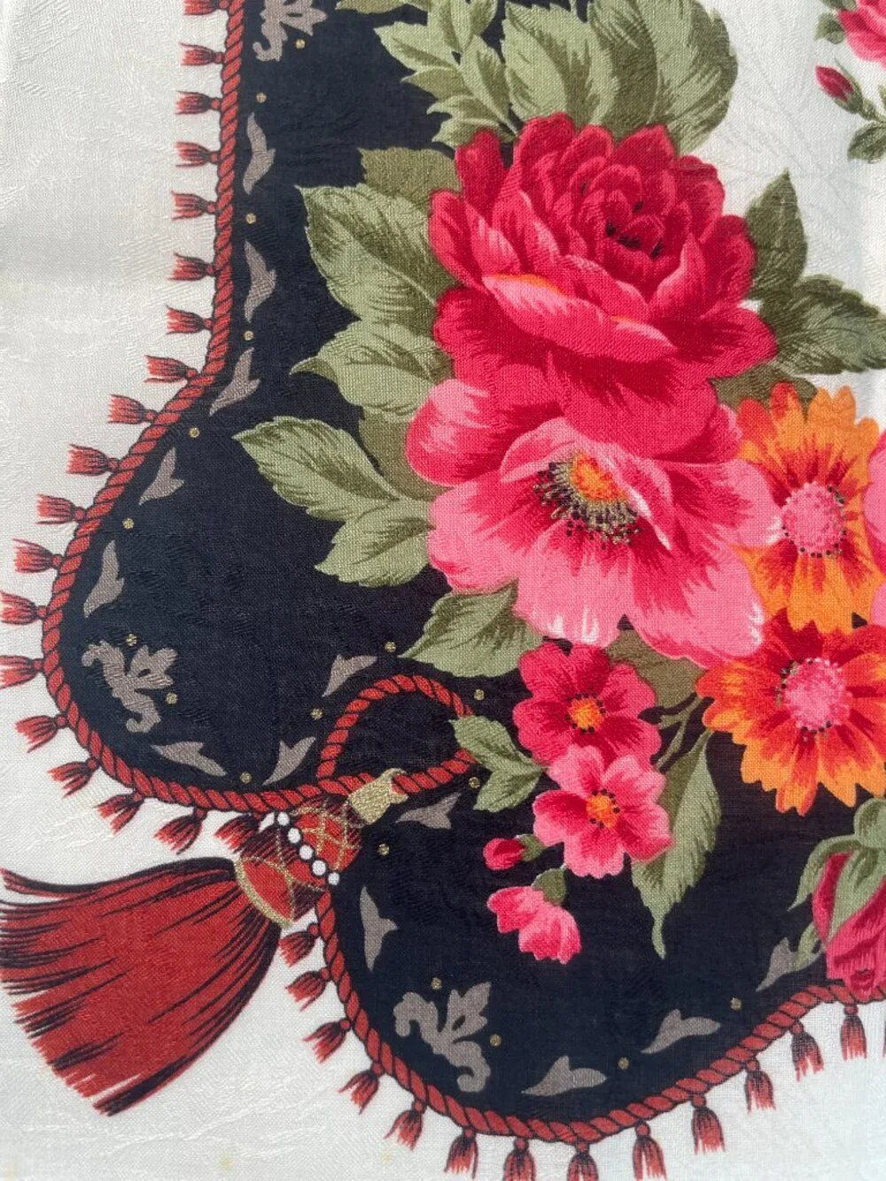 NWT Hardy Amies Vintage Floral Cotton Scarf Roses Tassel Border
